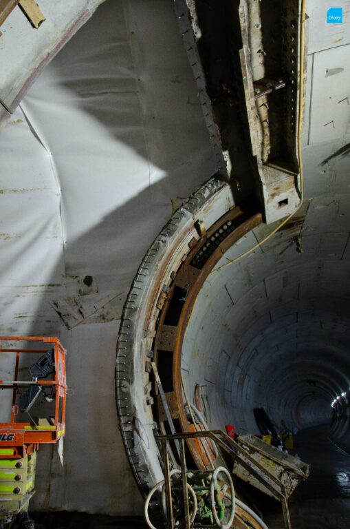 Installation of VLDPE Tunnel Liner membrane to a cross passage