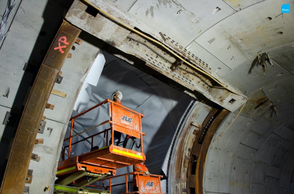 Installation of VLDPE Tunnel Liner membrane to a cross passage