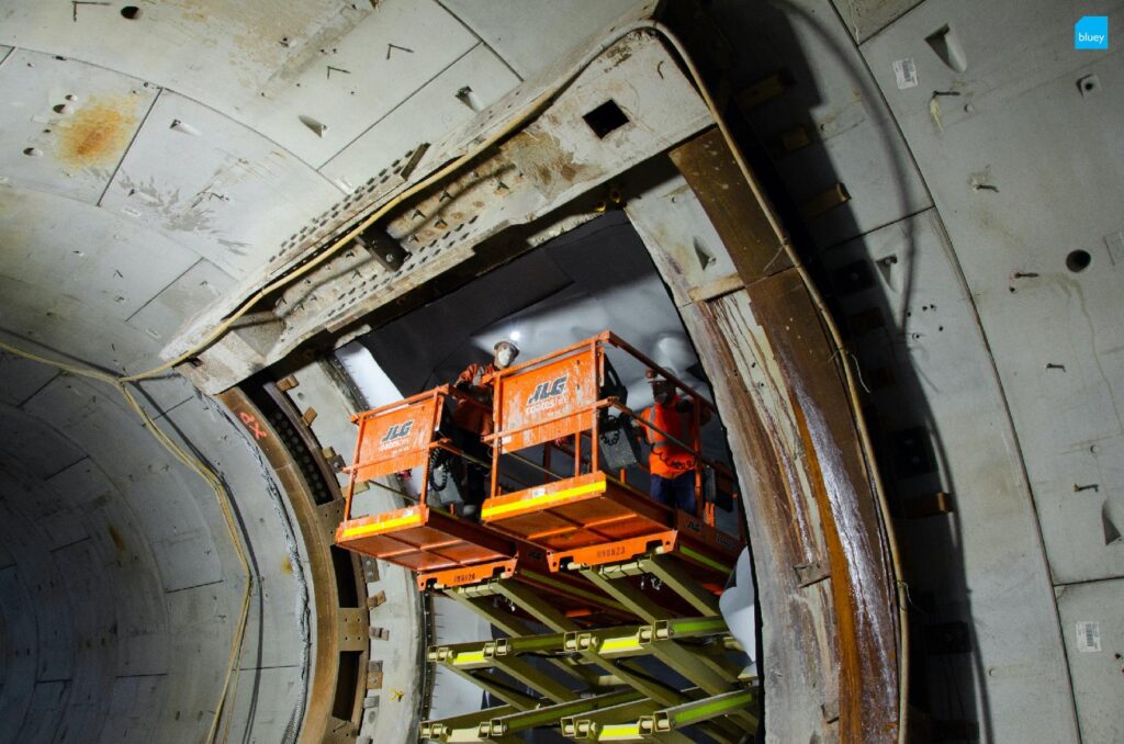 Installation of VLDPE Tunnel Liner membrane to a cross passage