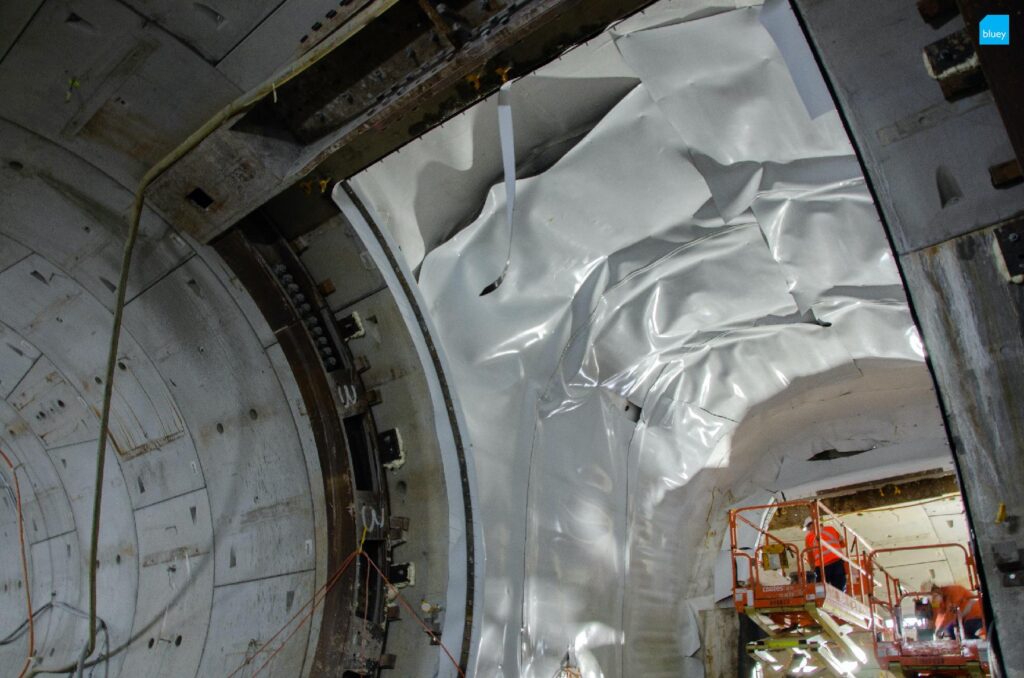 Installation of VLDPE Tunnel Liner membrane to a cross passage