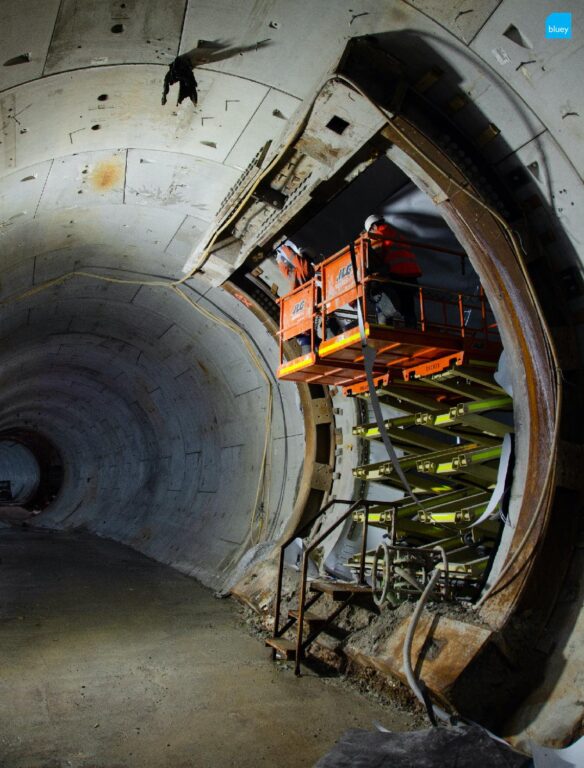 Installation of VLDPE Tunnel Liner membrane to a cross passage