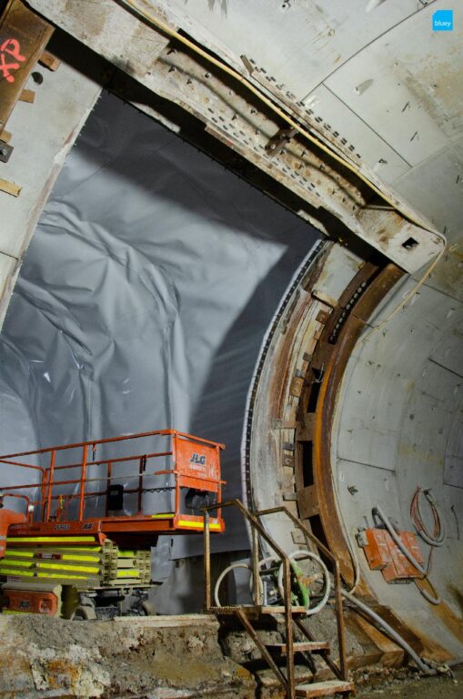 Installation of VLDPE Tunnel Liner membrane to a cross passage