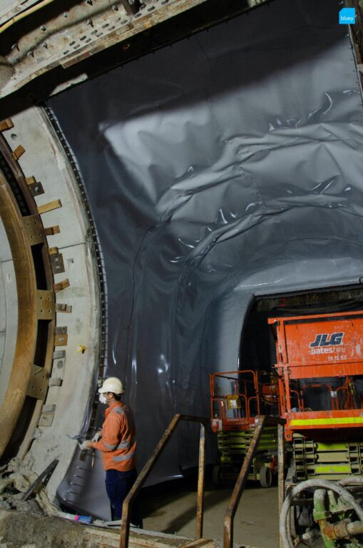 Installation of VLDPE Tunnel Liner membrane to a cross passage