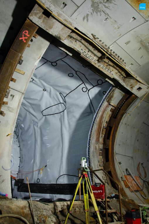 Installation of VLDPE Tunnel Liner membrane to a cross passage