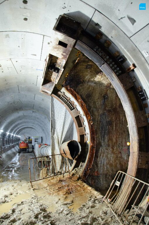 Installation of VLDPE Tunnel Liner membrane to a cross passage