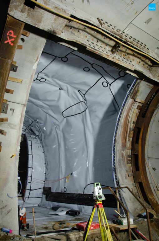 Installation of VLDPE Tunnel Liner membrane to a cross passage