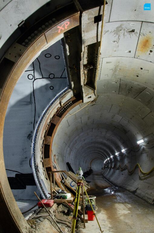 Installation of VLDPE Tunnel Liner membrane to a cross passage