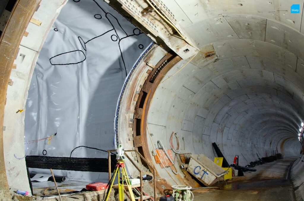 Installation of VLDPE Tunnel Liner membrane to a cross passage