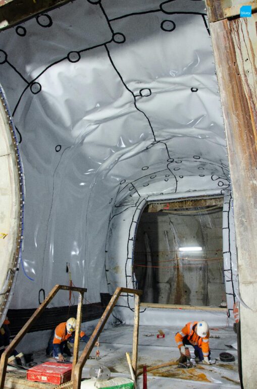 Installation of VLDPE Tunnel Liner membrane to a cross passage