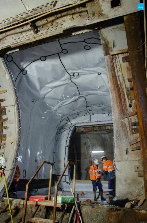 Installation of VLDPE Tunnel Liner membrane to a cross passage