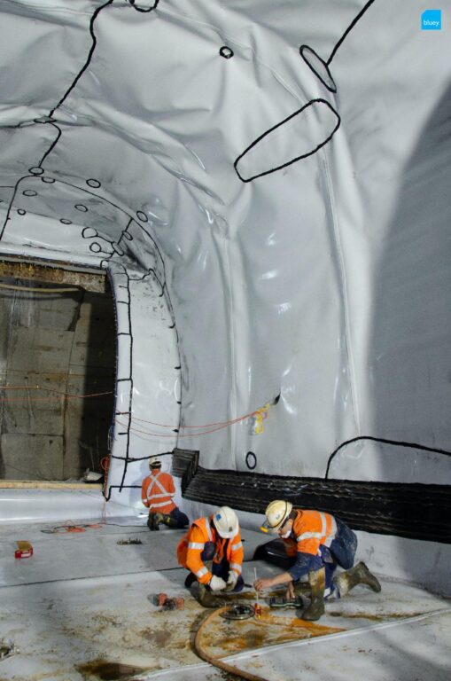 Installation of VLDPE Tunnel Liner membrane to a cross passage