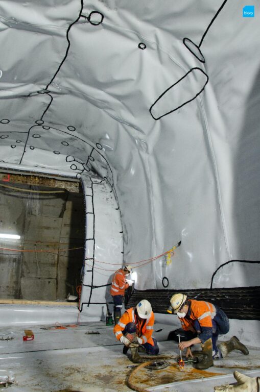 Installation of VLDPE Tunnel Liner membrane to a cross passage