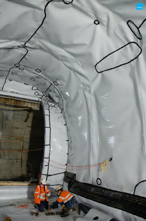 Installation of VLDPE Tunnel Liner membrane to a cross passage