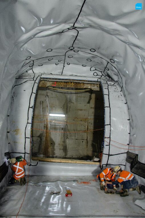 Installation of VLDPE Tunnel Liner membrane to a cross passage