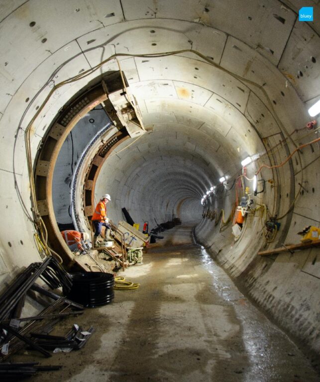 Installation of VLDPE Tunnel Liner membrane to a cross passage