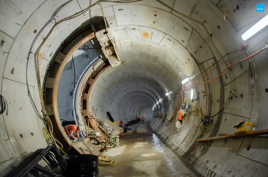 Installation of VLDPE Tunnel Liner membrane to a cross passage