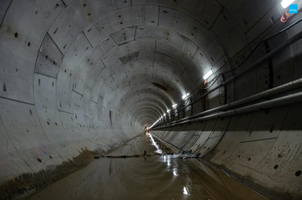 Installation of VLDPE Tunnel Liner membrane to a cross passage