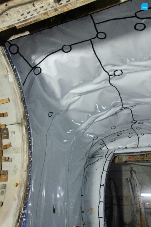 Installation of VLDPE Tunnel Liner membrane to a cross passage