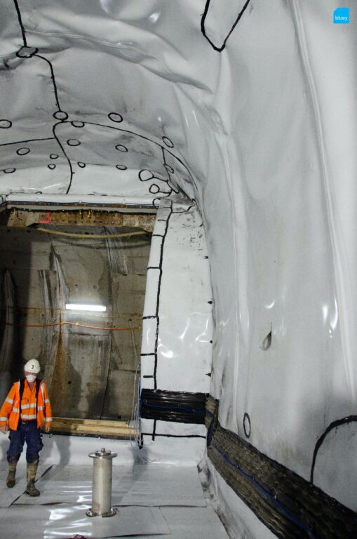 Installation of VLDPE Tunnel Liner membrane to a cross passage