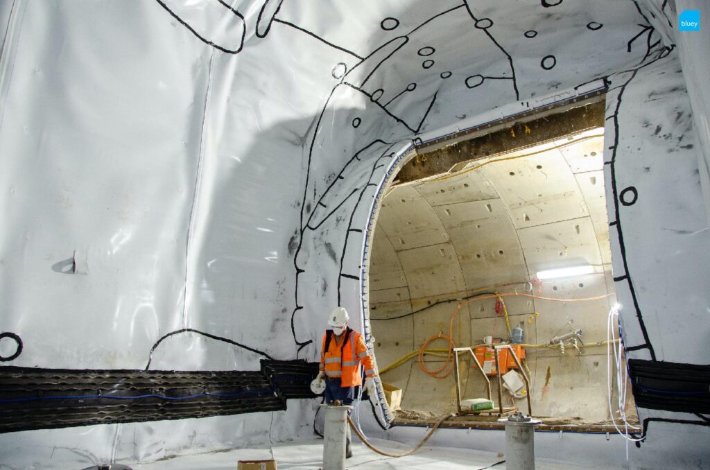 Installation of VLDPE Tunnel Liner membrane to a cross passage