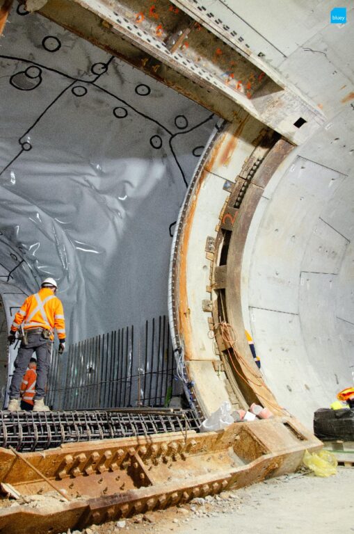 Installation of VLDPE Tunnel Liner membrane to a cross passage