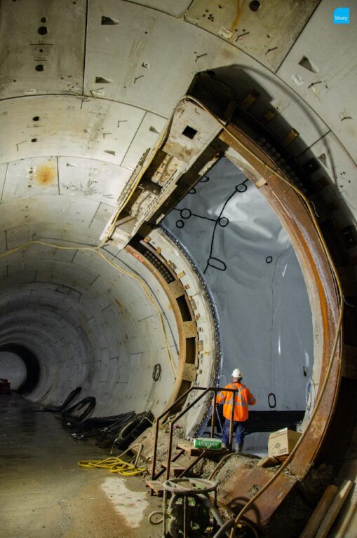 Installation of VLDPE Tunnel Liner membrane to a cross passage