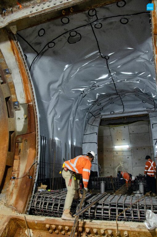 Installation of VLDPE Tunnel Liner membrane to a cross passage