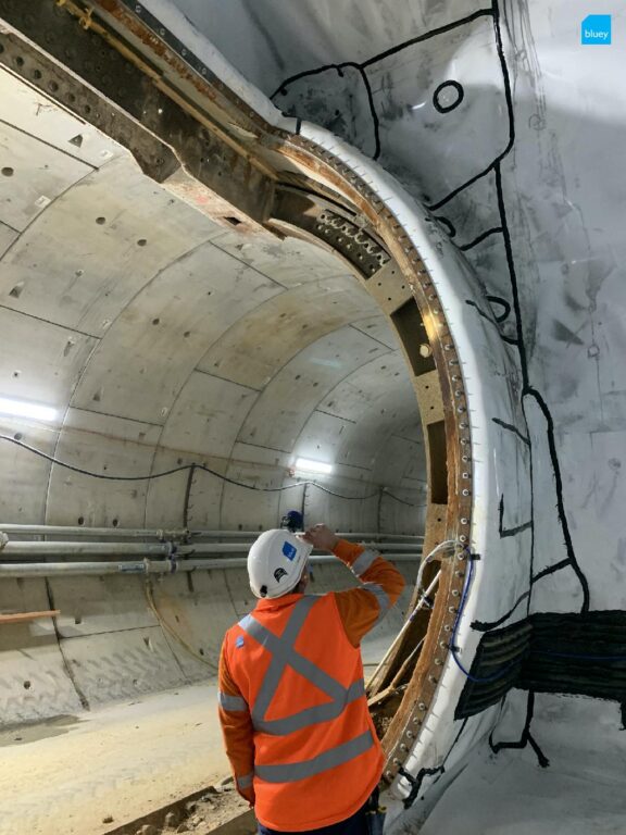 Installation of VLDPE Tunnel Liner membrane to a cross passage