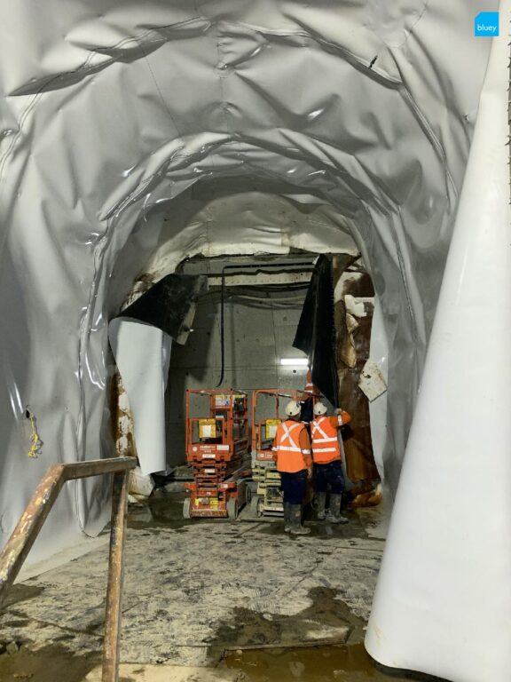 Installation of VLDPE Tunnel Liner membrane to a cross passage