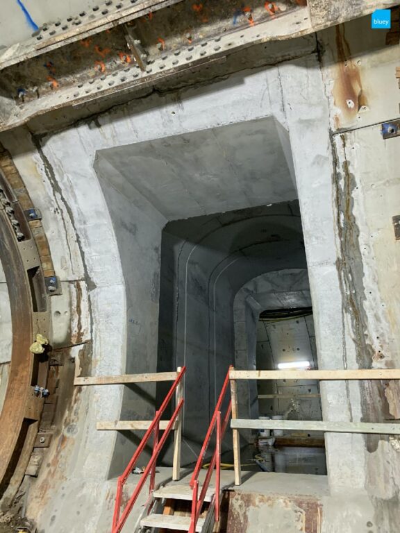 Installation of VLDPE Tunnel Liner membrane to a cross passage