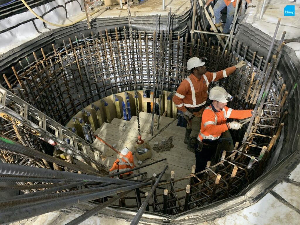 Installation of VLDPE Tunnel Liner membrane to a cross passage