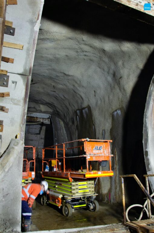 Installation of VLDPE Tunnel Liner membrane to a cross passage