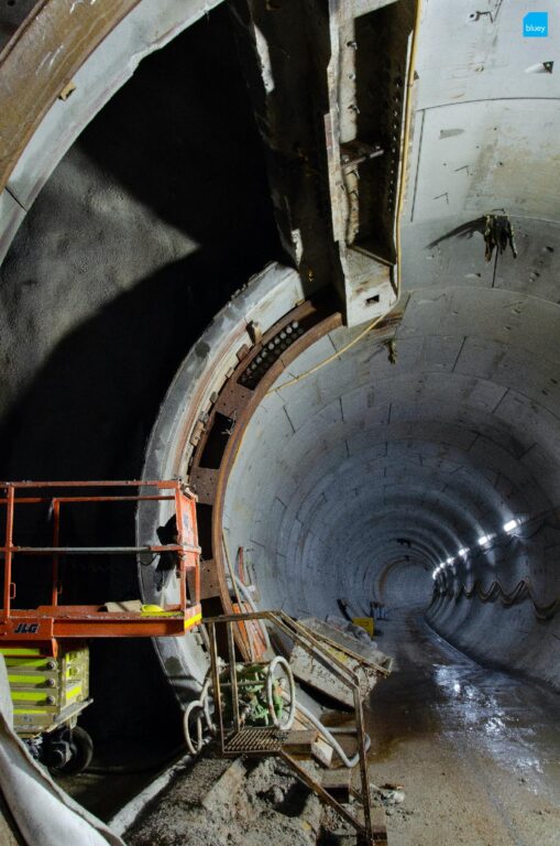 Installation of VLDPE Tunnel Liner membrane to a cross passage