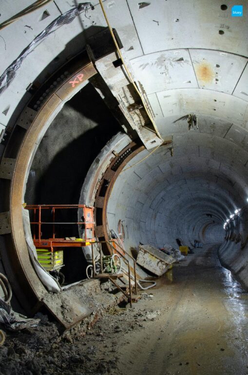 Installation of VLDPE Tunnel Liner membrane to a cross passage