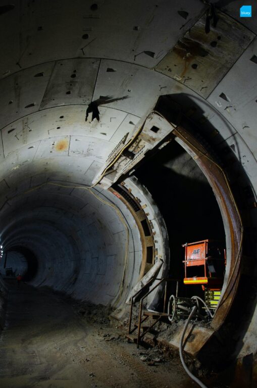 Installation of VLDPE Tunnel Liner membrane to a cross passage