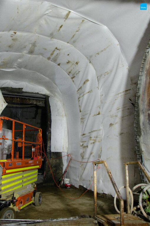 Installation of VLDPE Tunnel Liner membrane to a cross passage