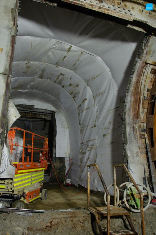 Installation of VLDPE Tunnel Liner membrane to a cross passage