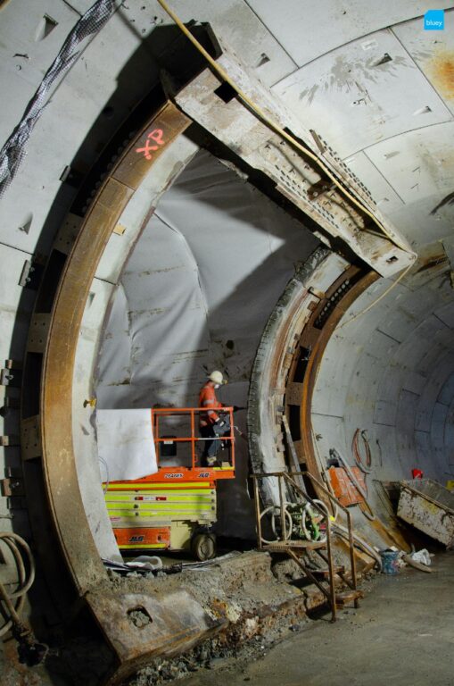 Installation of VLDPE Tunnel Liner membrane to a cross passage