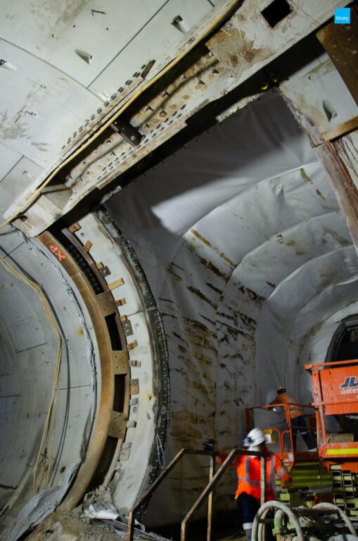 Installation of VLDPE Tunnel Liner membrane to a cross passage