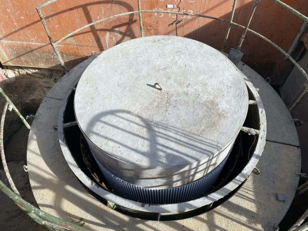 Manhole Lining with BluSeal AKS, anchor knob sheet