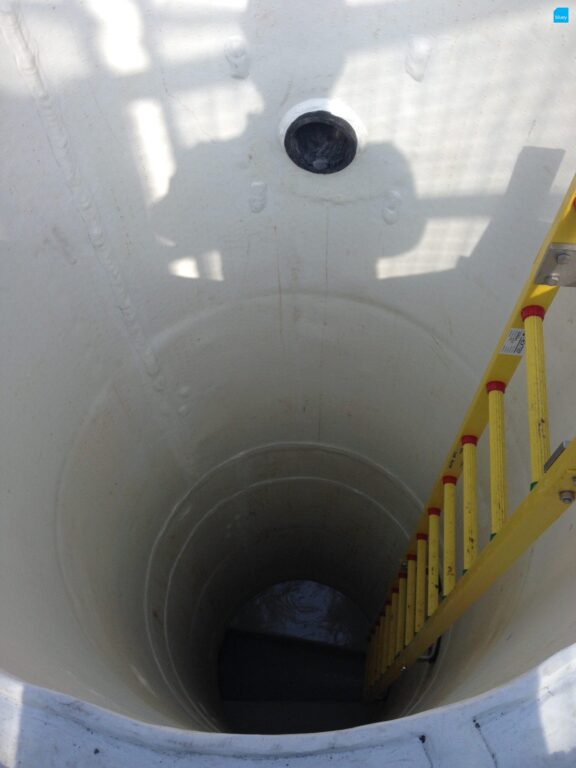 Sewer Manhole Lining with BluSeal AKS